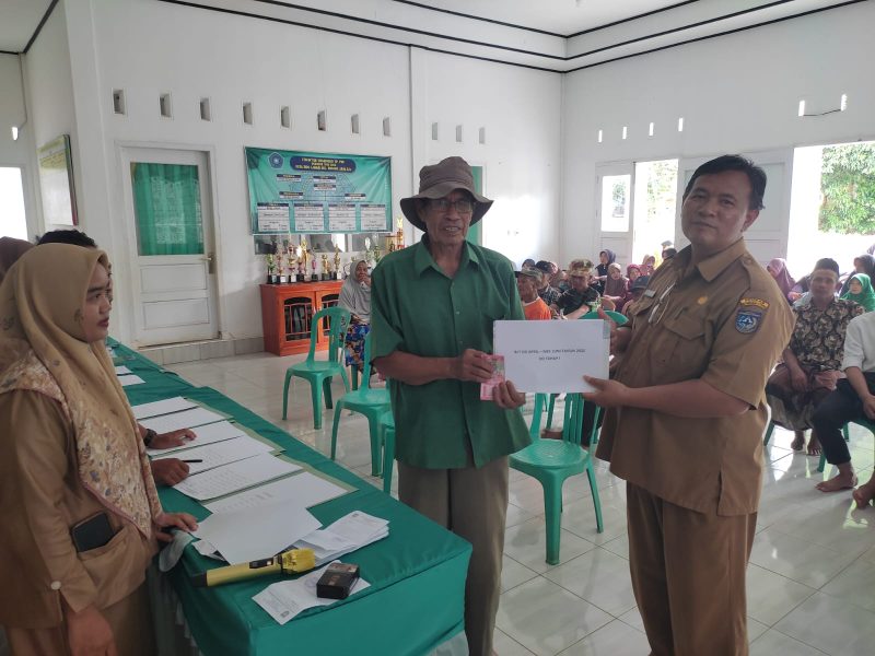 PEMDES SIDO LUHUR SALURKAN BLT DANA DESA UNTUK 15 KPM